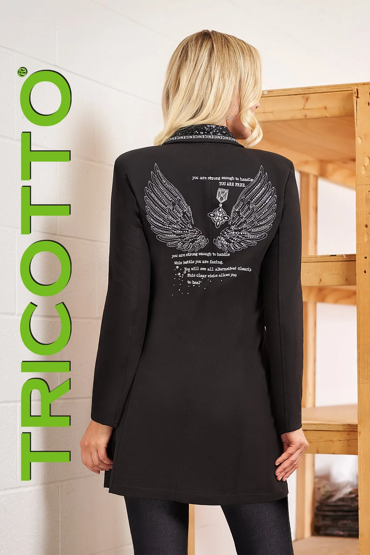 156-S22 (Black jacket)