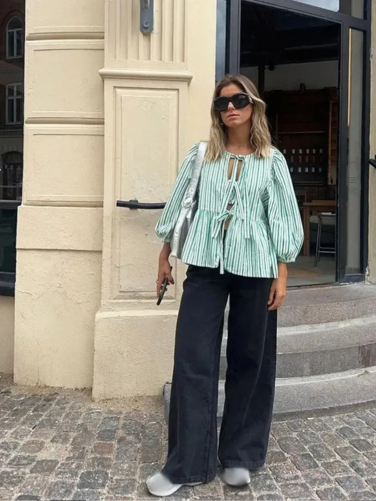 Elegante Blouse Met Strik - Vrouwelijke Stijl en Comfort Gecombineerd