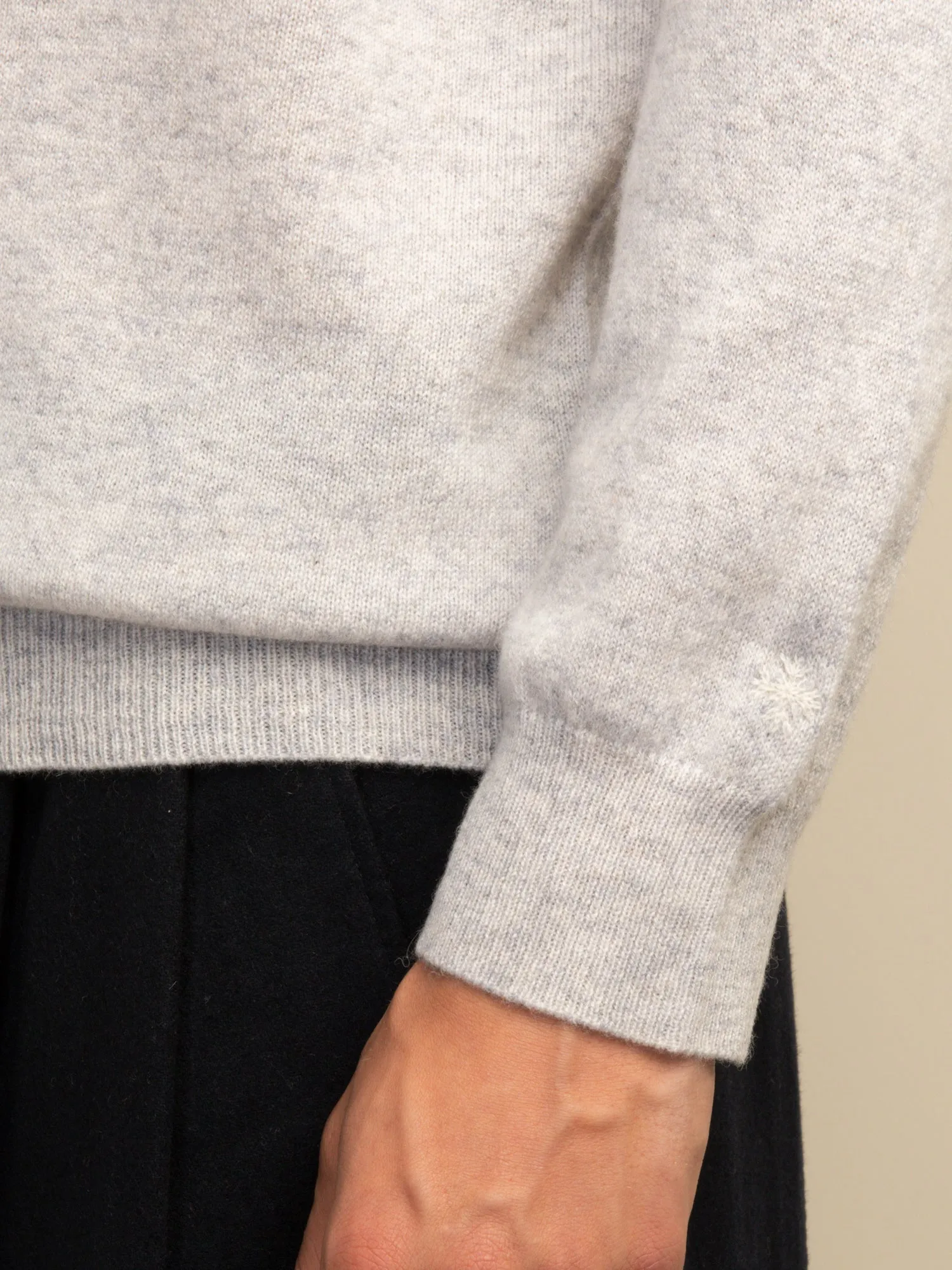 Men Crew Neck Sweater_Grey