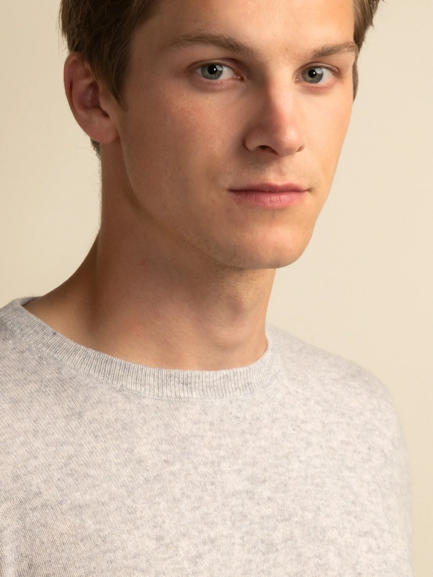 Men Crew Neck Sweater_Grey