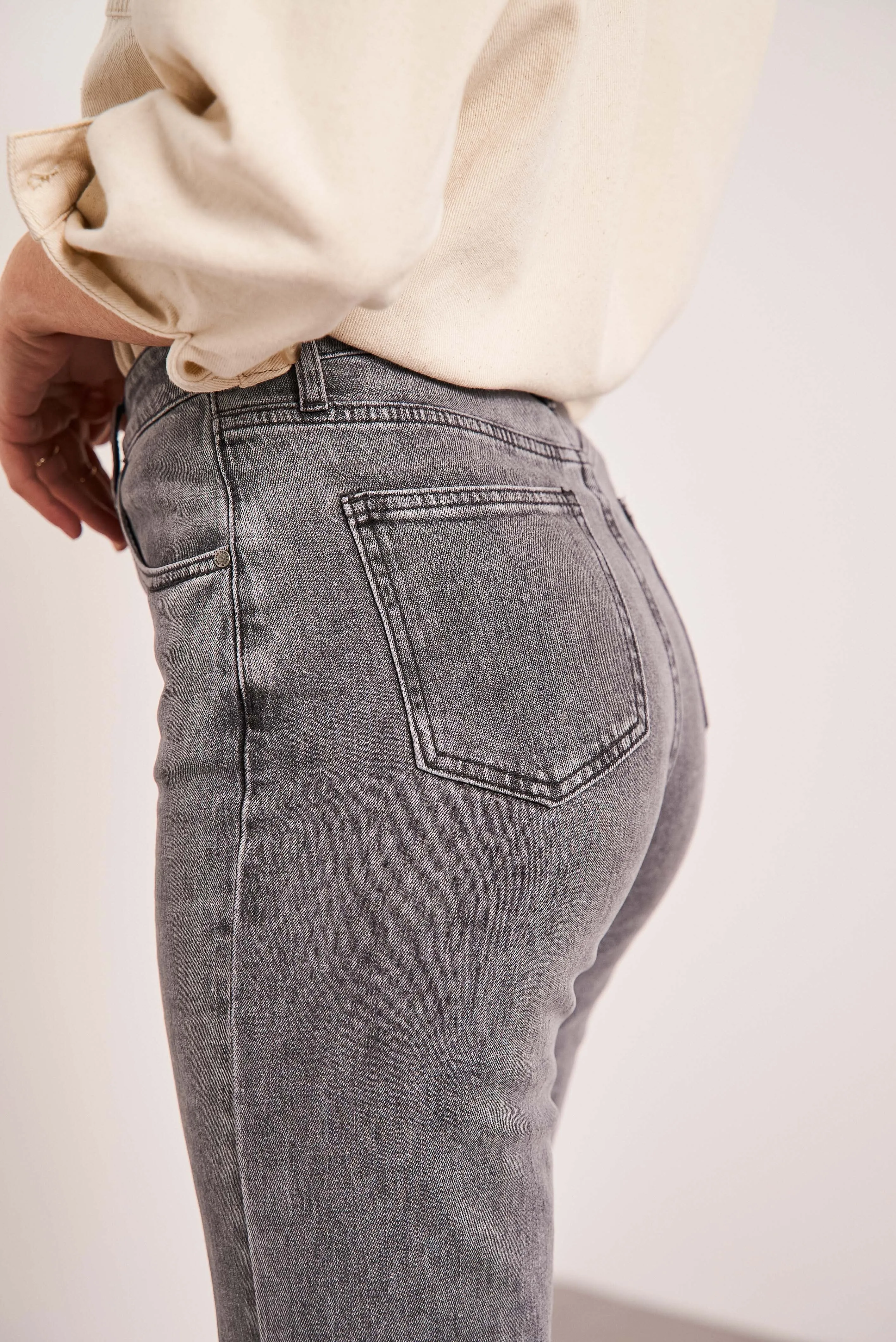 Oraije Straight High-Waist Jeans